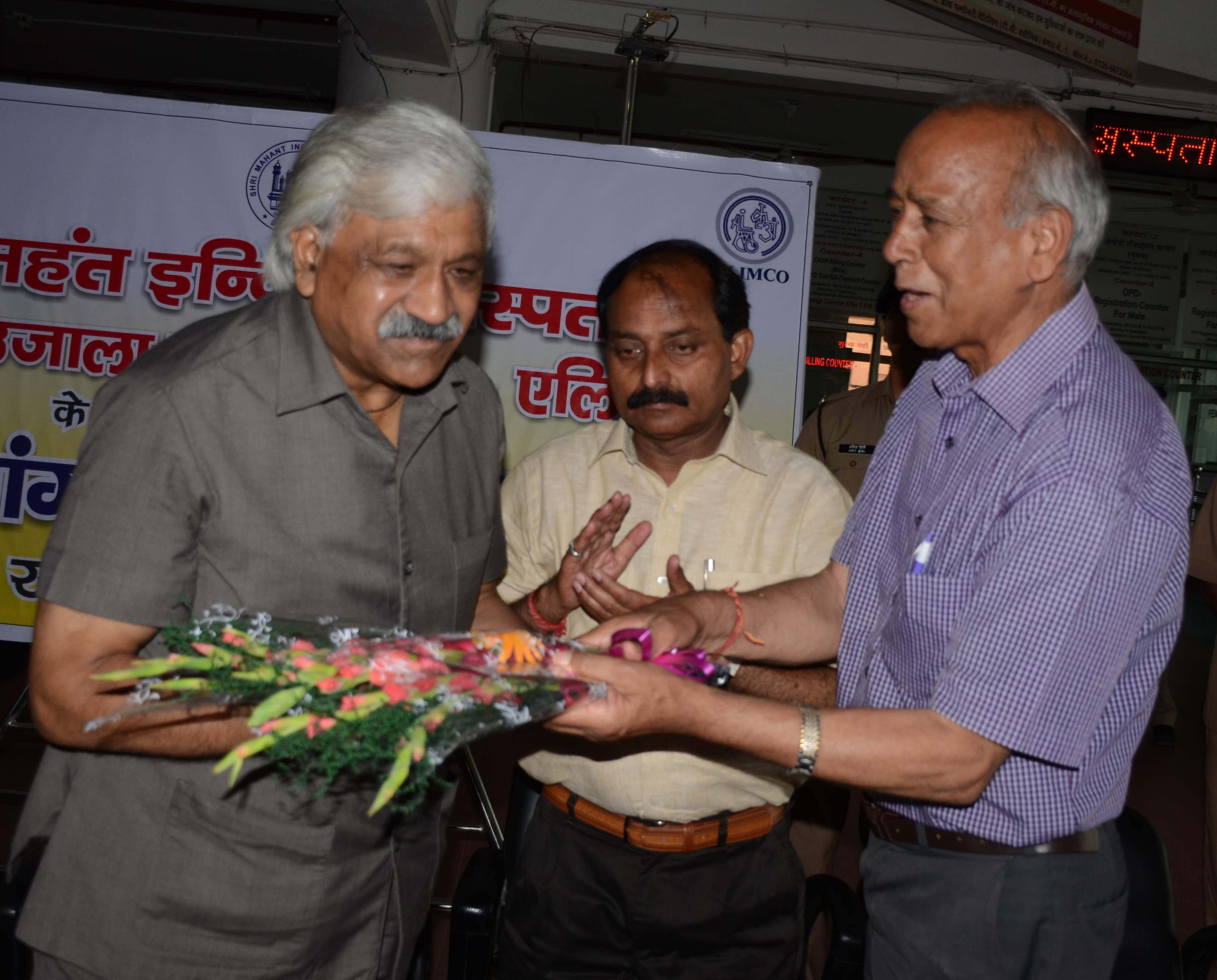 amar ujala divyang camp in mahant indresh