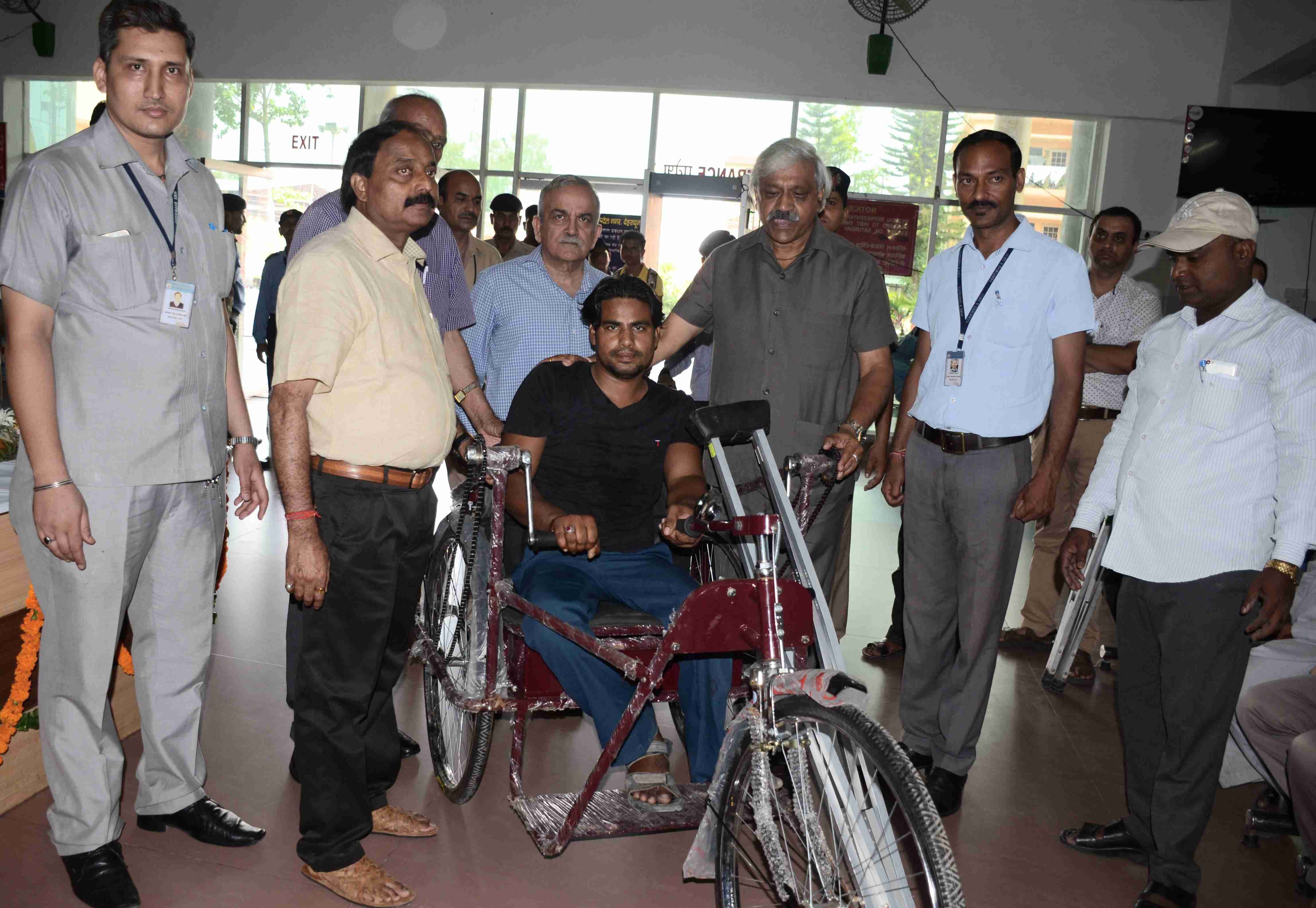 amar ujala divyang camp in mahant indresh
