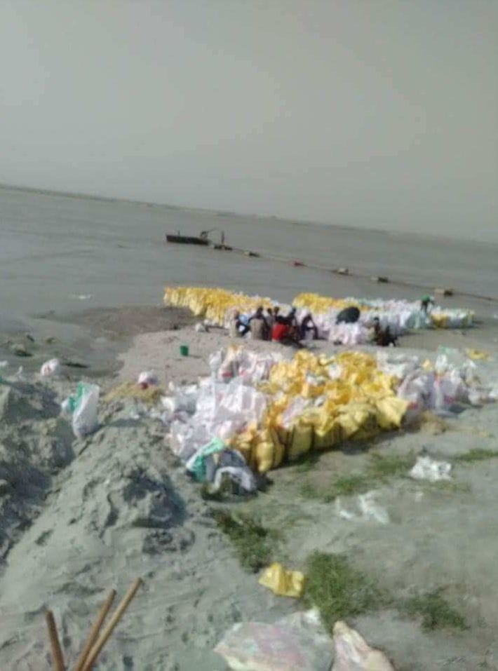 After laying the foundation stone of the bridge-building government Forgot