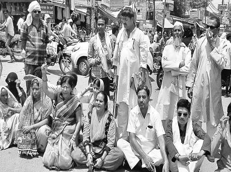 SP, BJP two sides of the same coin