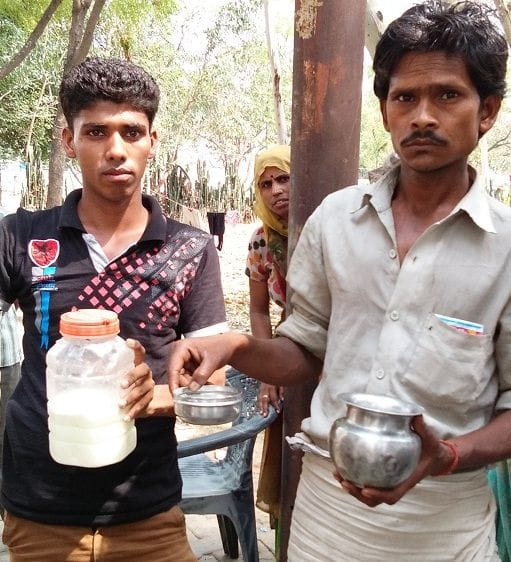 Four people drink milk tea 's condition deteriorates