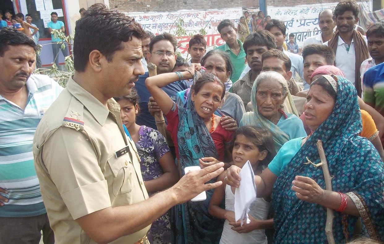 Nigohi road blockade by women