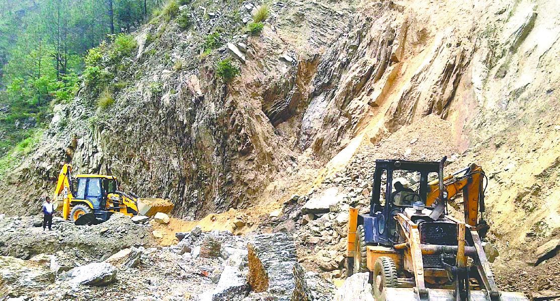 Heavy rains closed many roads of Pithoragarh district