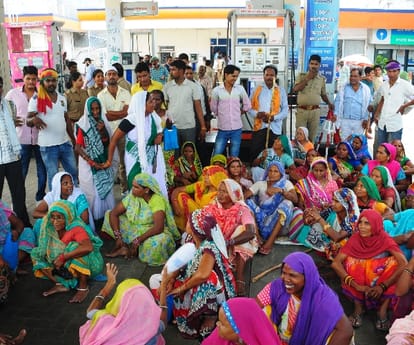 Strike on petrol pump in Lucknow.