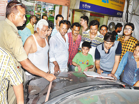 near kotwali gun shot at trader