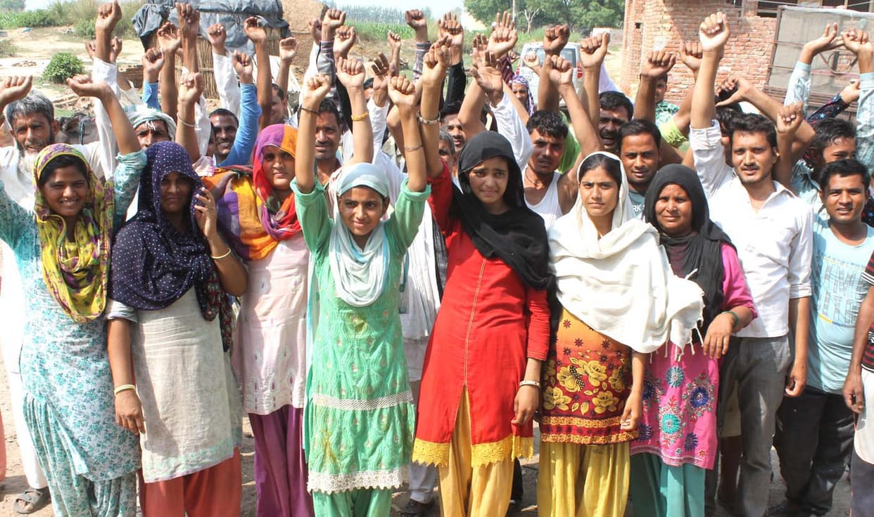 9 homes put Bniandhari briefs Gang robbery
