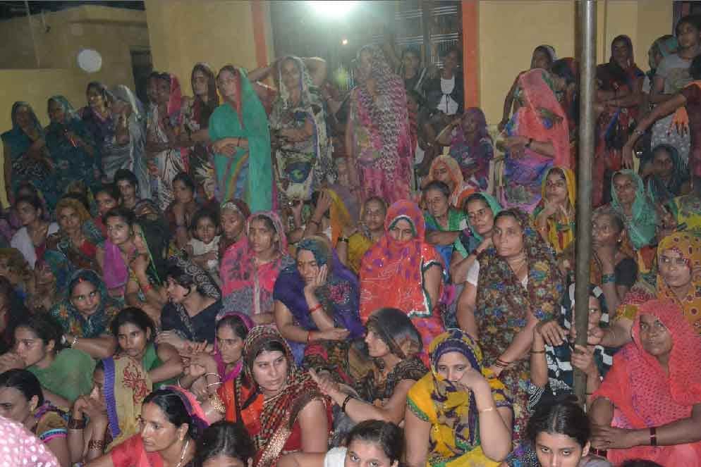 funeral of sho santosh kumar in jaunpur uttar pradesh who died in jawahar bagh mathura firing