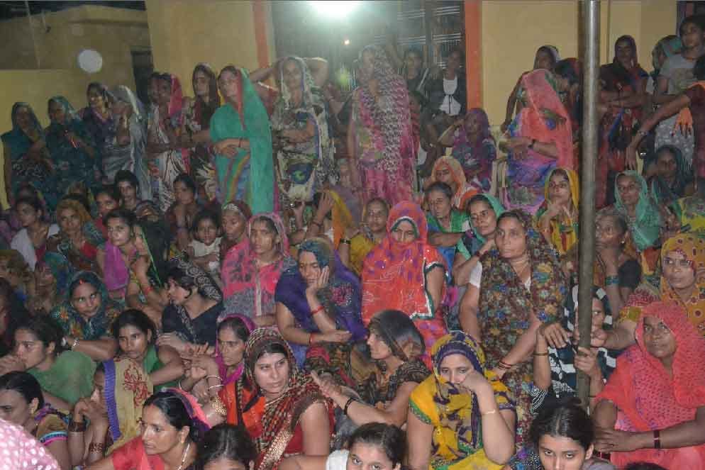 funeral of sho santosh kumar in jaunpur uttar pradesh who died in jawahar bagh mathura firing
