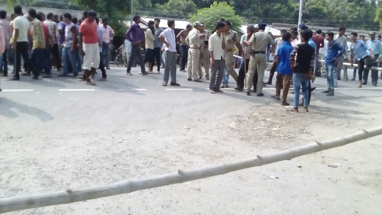 villager angry due to road accident in haridwar