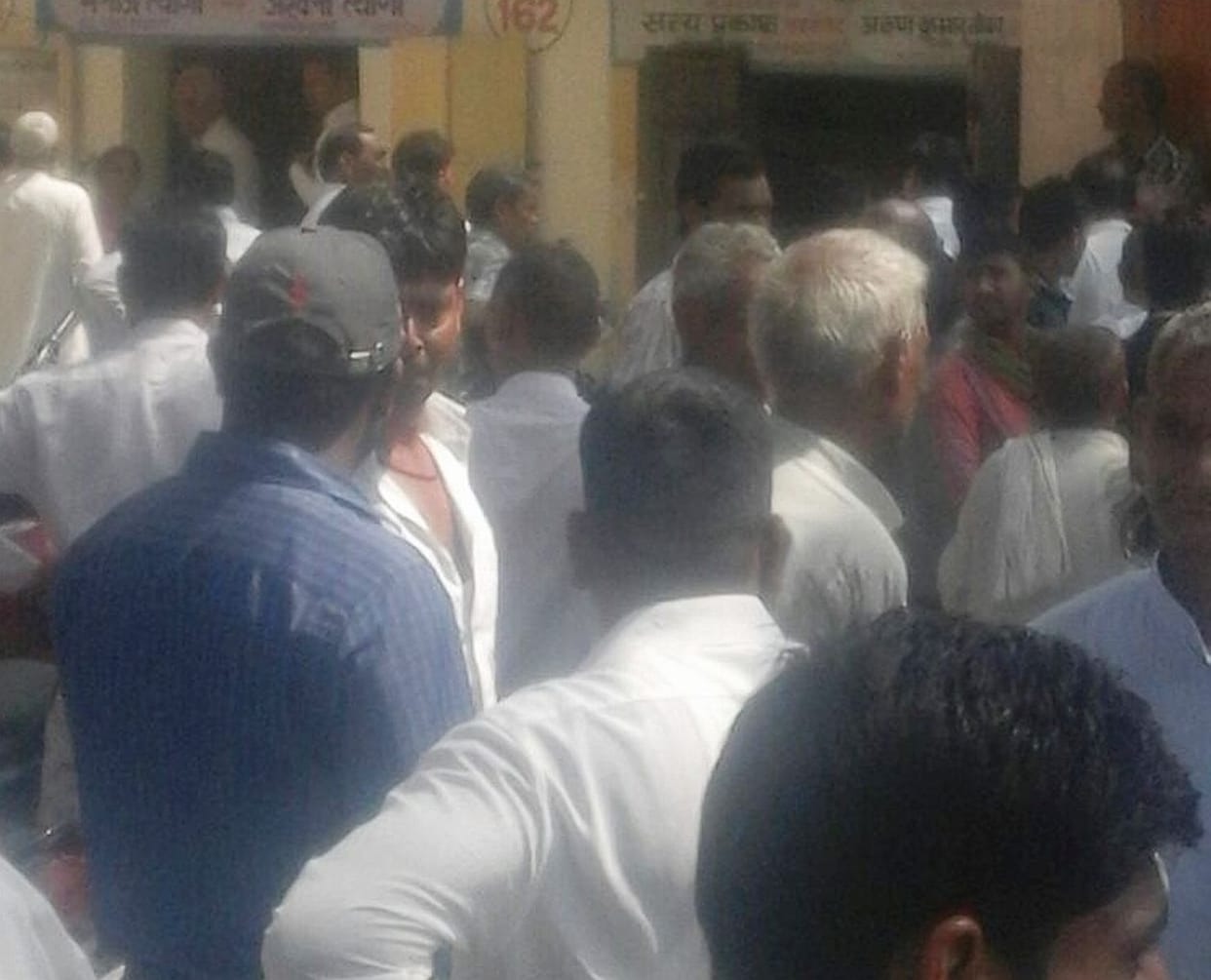 husband-wife in court the assault, Hungama.