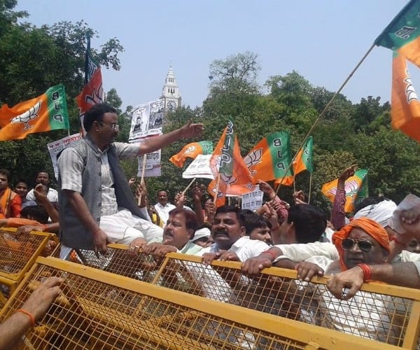 bjp protest against mathurakand in lucknow