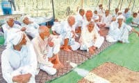 first day,  jaat reservation demands, dharna, first day, no voilance, gfatehabad, harayana