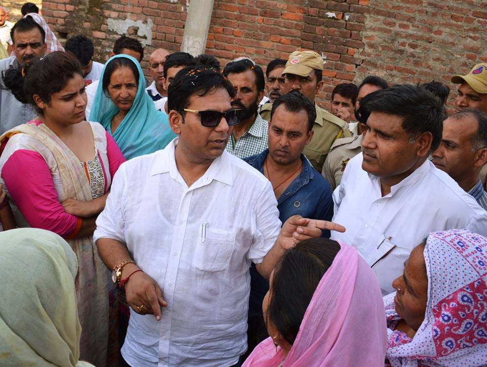 unknown persons threw stones on MLA car