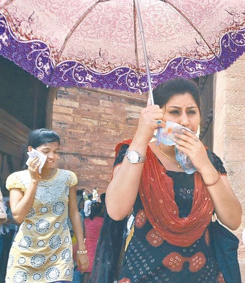 too hot weather in agra 
