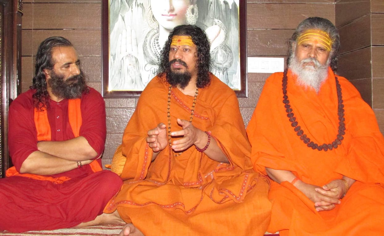 The arena will Acharya Niranjani Kailashanand