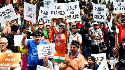 Mehbooba mufti are deal of Kashmiri identity ?