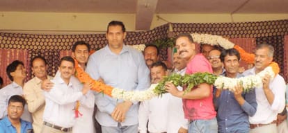 khali gave gift a gift of wrestler academy to Ghanahatti