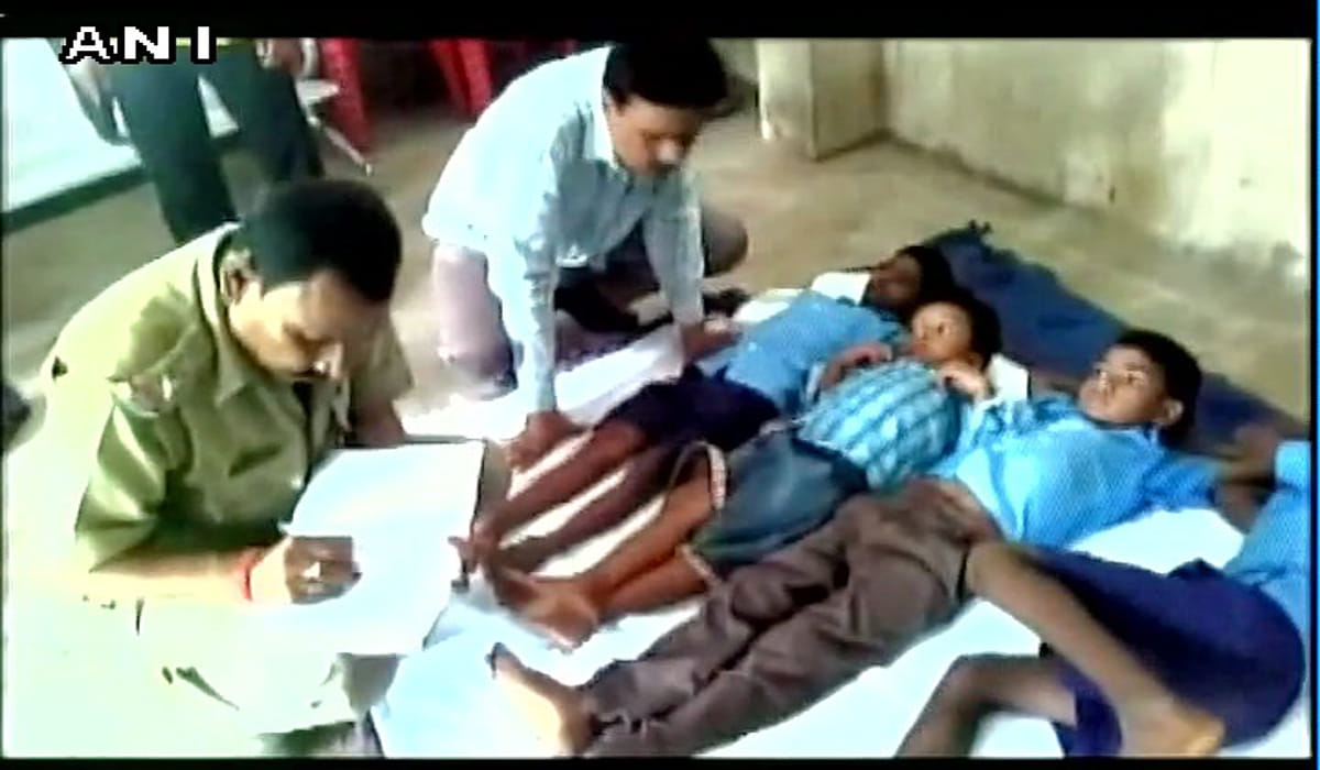 Lizard found in mid-day meal in Jharkhand's Jamua, 96 children fall ill