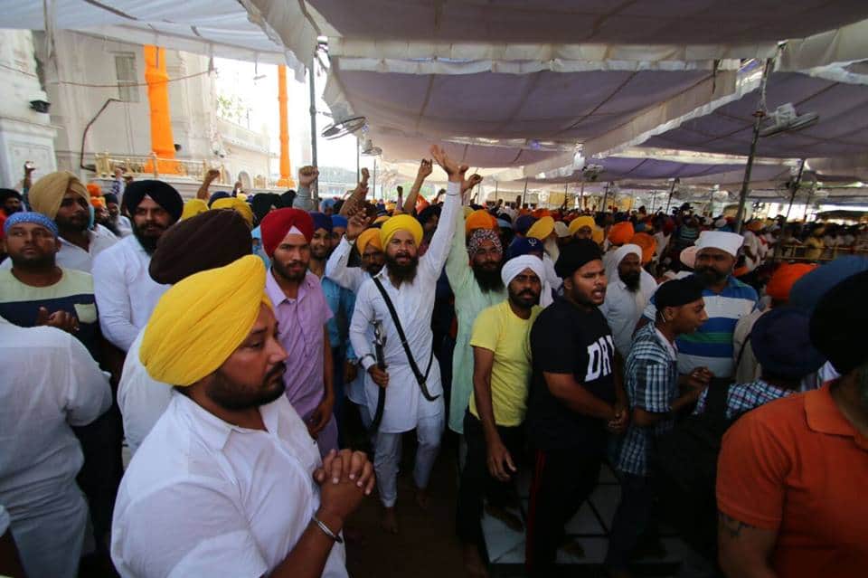 rampage on misbehave in darbar sahib on operation blue star 32th anniversary