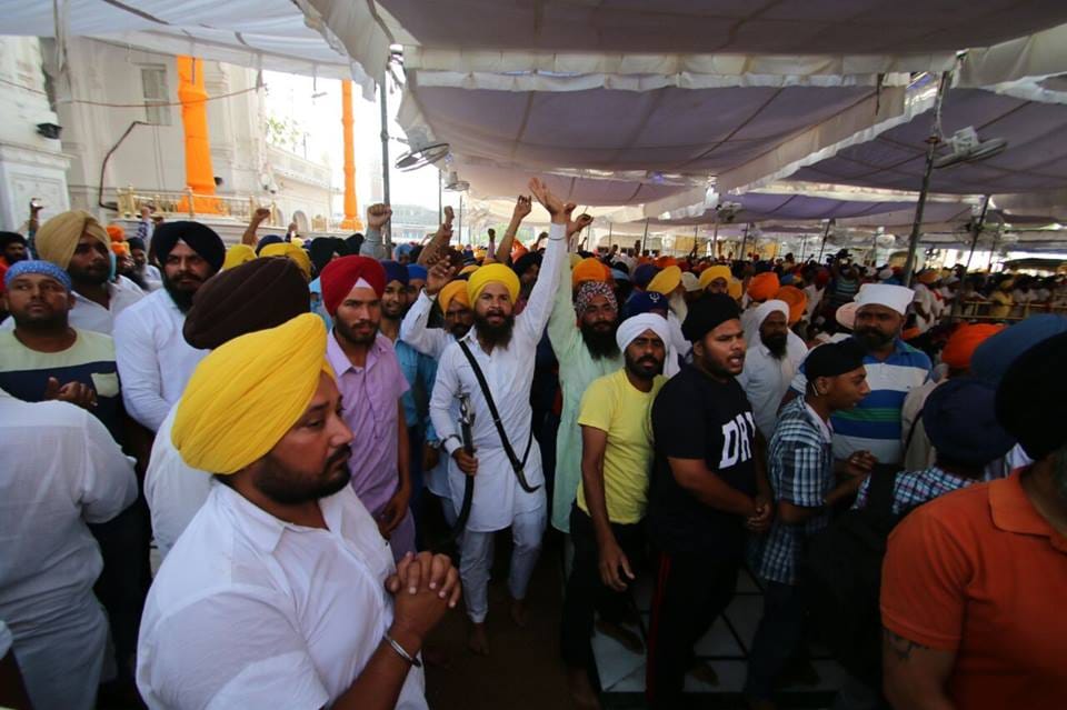 rampage on misbehave in darbar sahib on operation blue star 32th anniversary