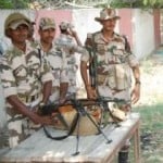 लघु सचिवालय के पास तैनात अर्धसैनिक बल। 