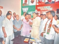 fatehabad mc, 5 members join bjp in fatehabad 