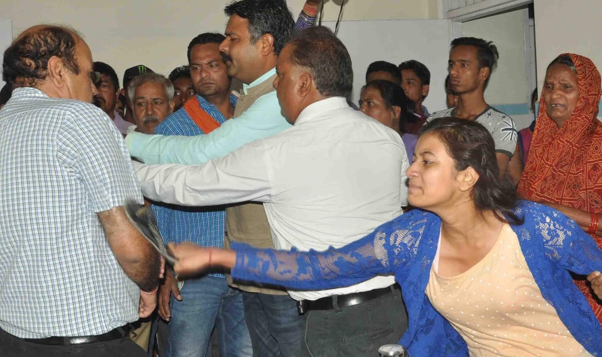 AE BEATEN UP BY CONTRACTORs