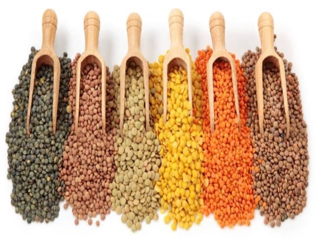 Below wholesale, retail pulses in the sky