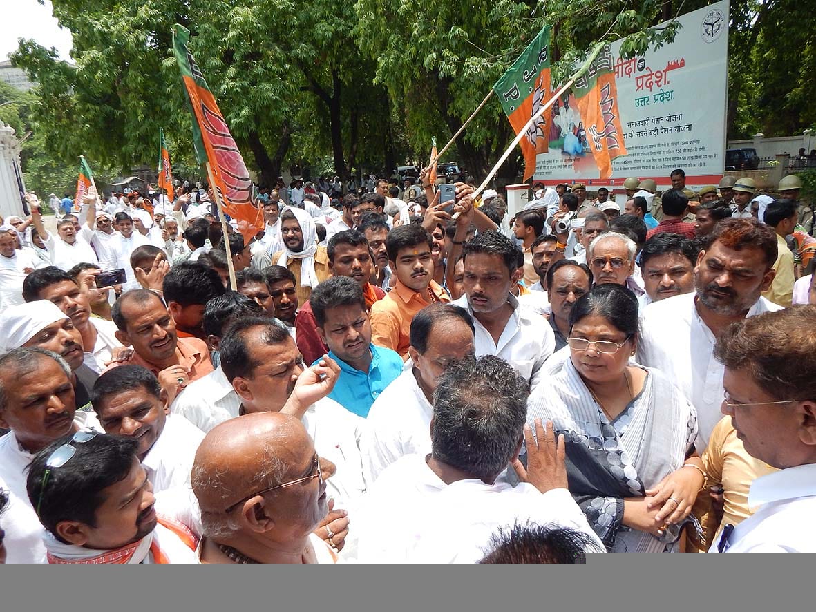 bjp members oppose against mathura incidnet