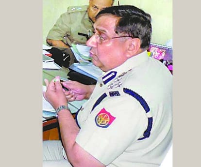  A DIG beats a police man for not picking up the phone.