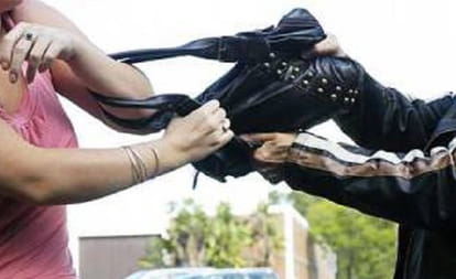 Police informer turns chain snatcher to make girlfriend happy