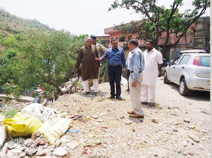 raid, nagar nigam raid, joint commissioner raid, joint commission nagar nigam raid, kalka, panchkula