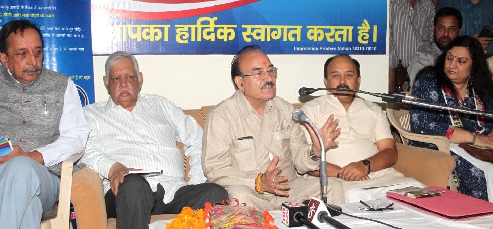 HP Govt will take action againest doctors who recommend branded medicines.