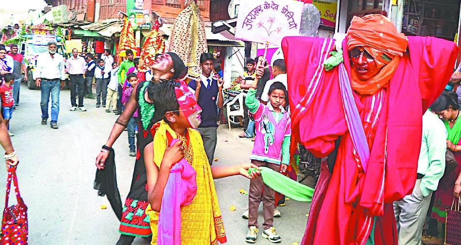 Public glimpses of folk culture tourism in the city has to offer: