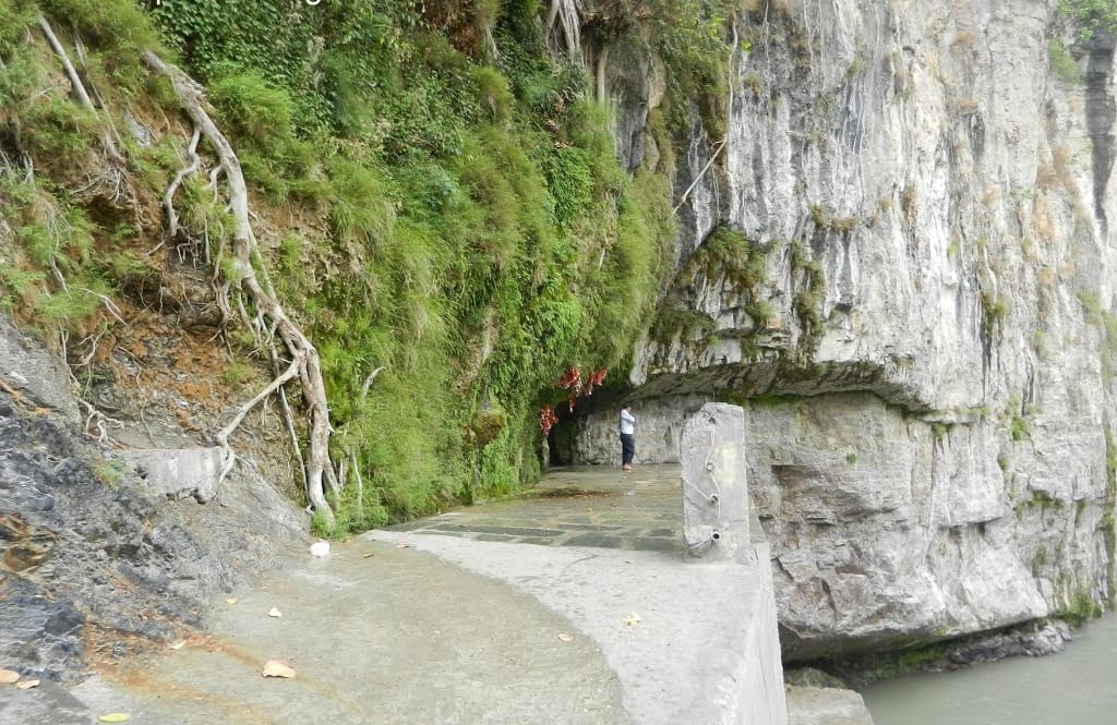 millions of Shivling in this temple koteshwar mahadev