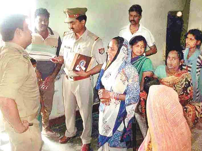nine police man injured