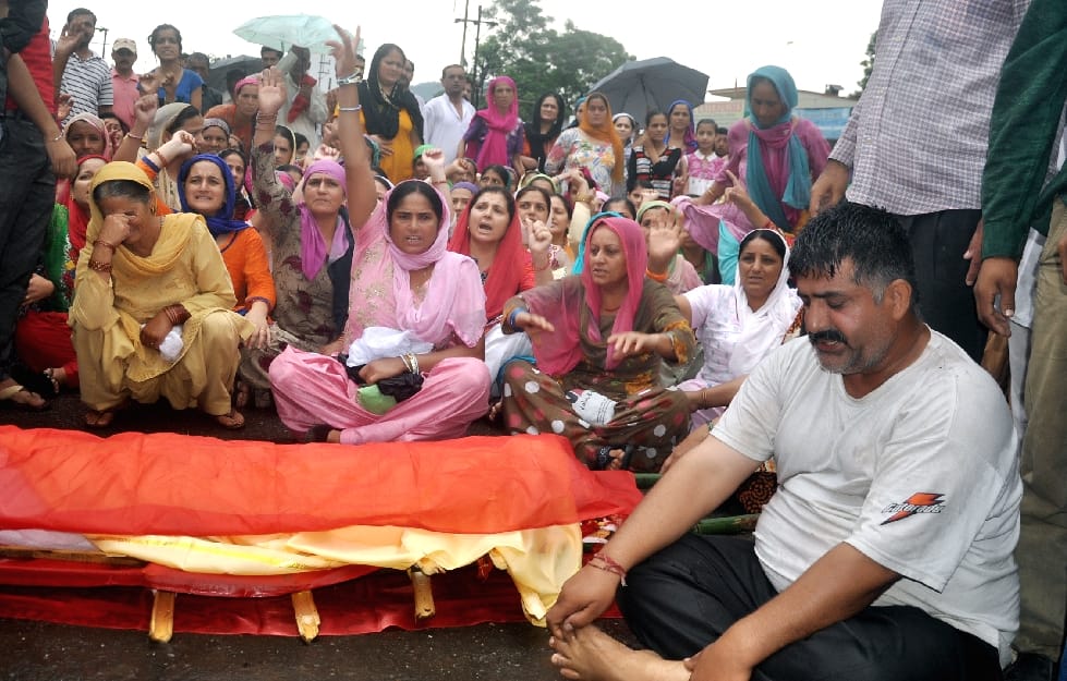 People protest at ponta on girl murder case, live photos.