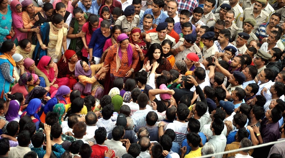 People protest at ponta on girl murder case, live photos.