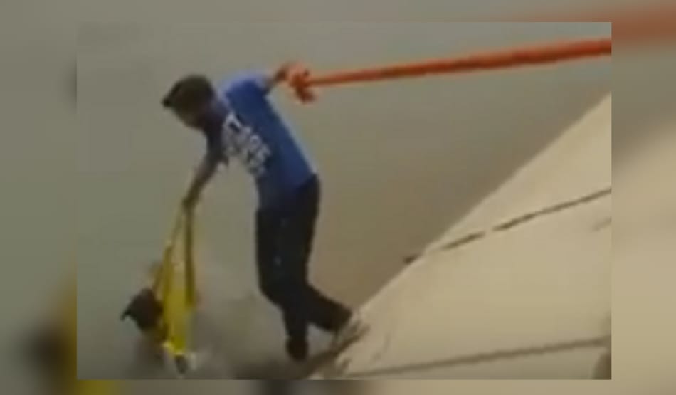 Sikh Man removed his turban to Save drowning dog’s Life, video viral