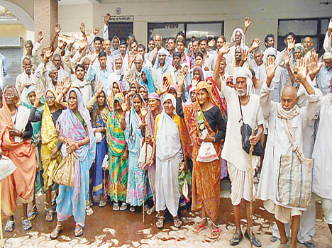 Villagers do not get food on display