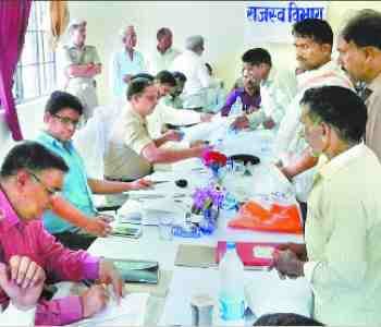 Revenue Inspector and two accountants suspended