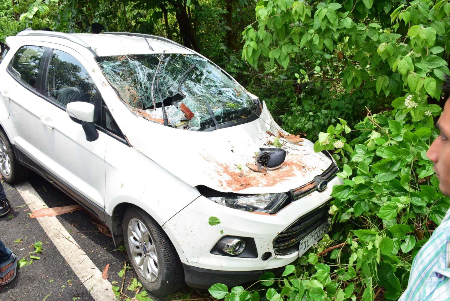 three people killed in thunderstorm at rudrapur