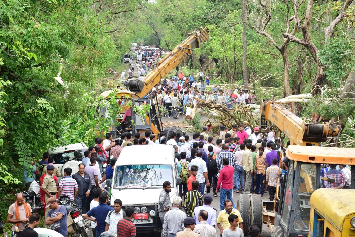 three people killed in thunderstorm at rudrapur