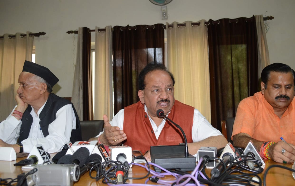 Union minister and former chief of without security  in moradabad