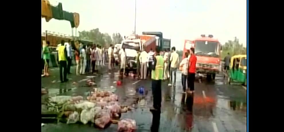 2 persons dead after a truck rammed into another on Delhi-Gurugram express way