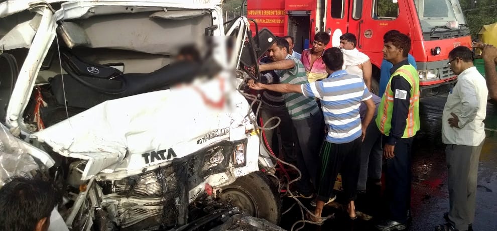 Two injured in Pick-up collision 