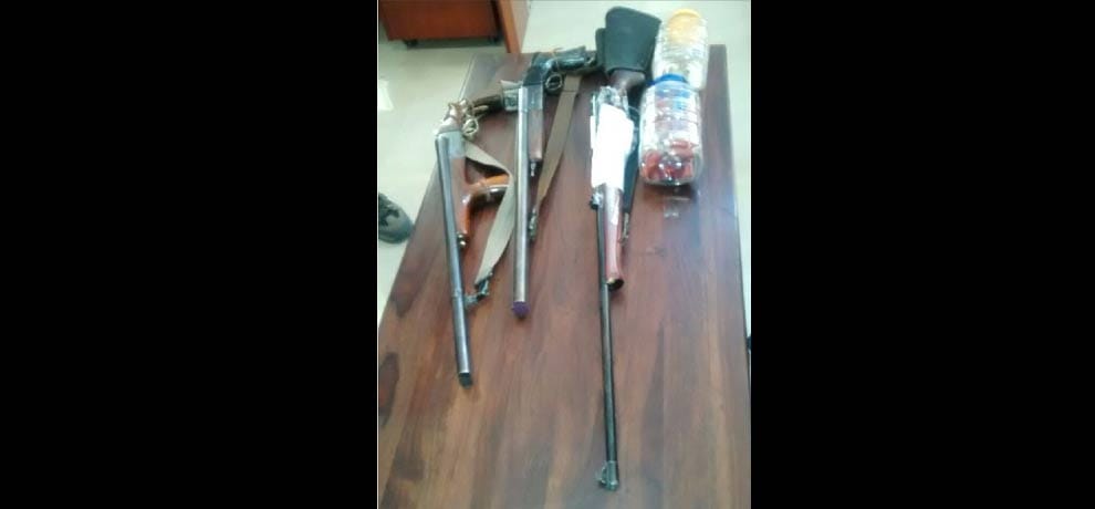 Arms smugglers arrested who made fake license from Jammu and Kashmir