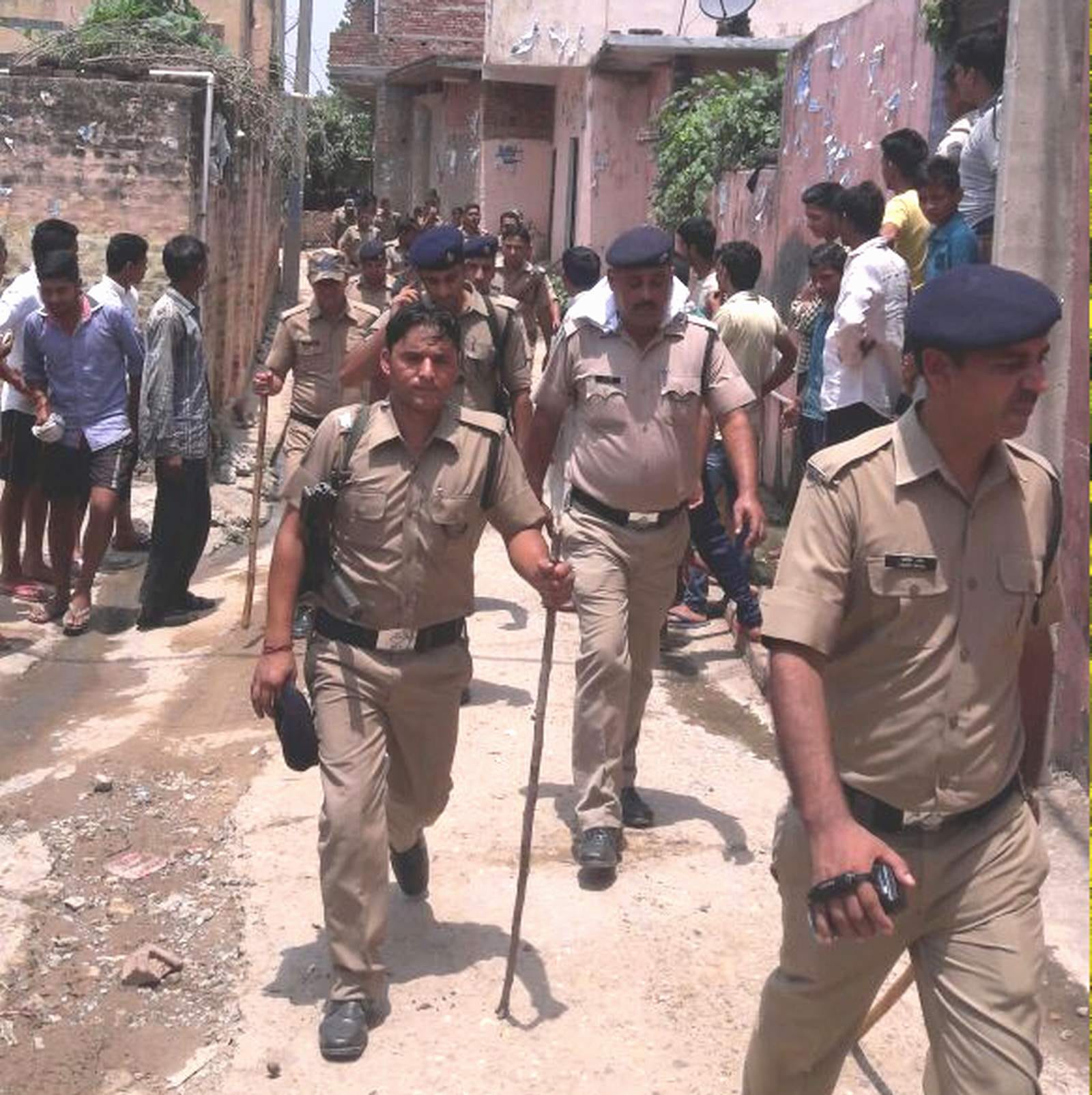 police and paramilitary forces to stop mahapanchayat in roorkee.