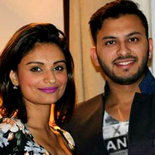 dimpy posted baby bump photo in instagram