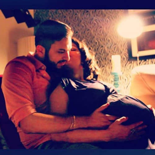 dimpy posted baby bump photo in instagram
